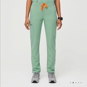 Figs Yola skinny scrub pants